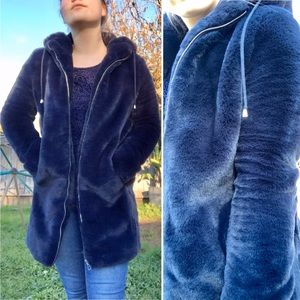 NWOT Luxuriously Soft Navy Faux Fur Hooded Coat